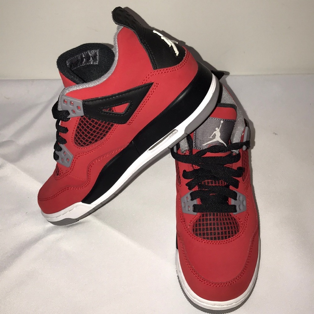 💥 Jordan Toro 4